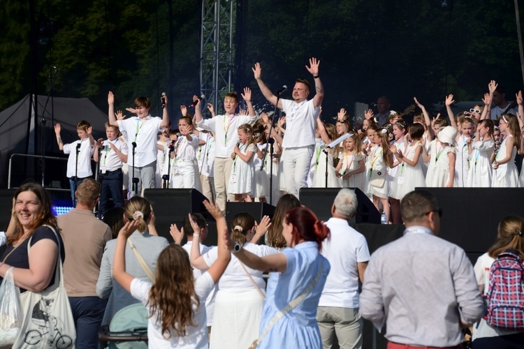 Dziecięcy Koncert Uwielbienia