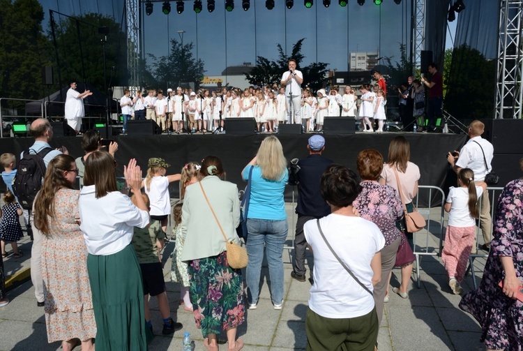 Dziecięcy Koncert Uwielbienia