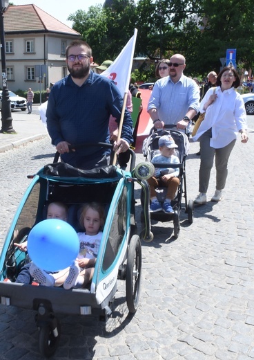 Płock. Marsz i święto rodziny