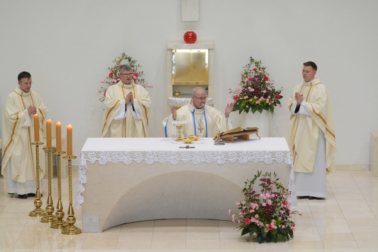 Poświęcenie dzwonów w parafii św. Karola Boromeusza w Opolu