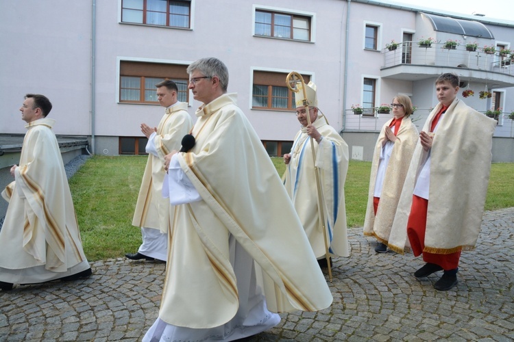 Poświęcenie dzwonów w parafii św. Karola Boromeusza w Opolu