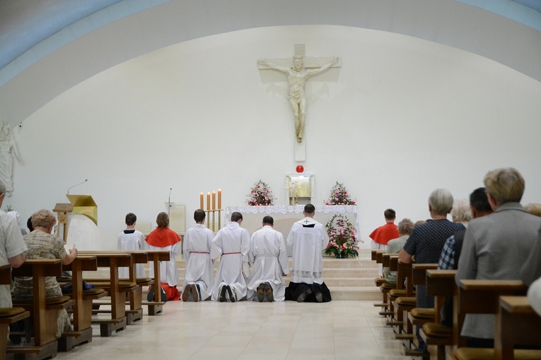 Poświęcenie dzwonów w parafii św. Karola Boromeusza w Opolu