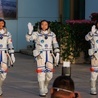 Chiny wysłały na swoją stację kosmiczną trzech astronautów, w tym pierwszego cywila