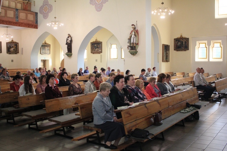 Koronacja kapliczek Pielgrzymującej Matki Bożej w Cisku