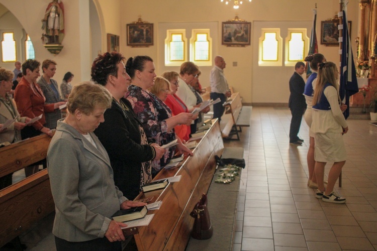 Koronacja kapliczek Pielgrzymującej Matki Bożej w Cisku