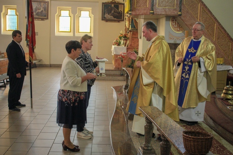 Koronacja kapliczek Pielgrzymującej Matki Bożej w Cisku