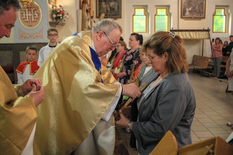 Koronacja kapliczek Pielgrzymującej Matki Bożej w Cisku
