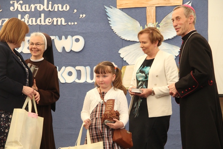 Zabawa. Gala laureatów konkursu "Bł. Karolino, świeć nam przykładem"