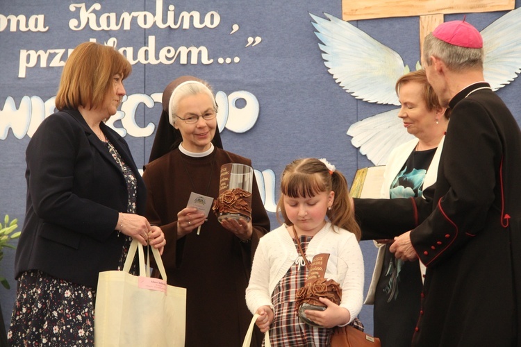 Zabawa. Gala laureatów konkursu "Bł. Karolino, świeć nam przykładem"