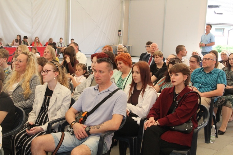 Zabawa. Gala laureatów konkursu "Bł. Karolino, świeć nam przykładem"