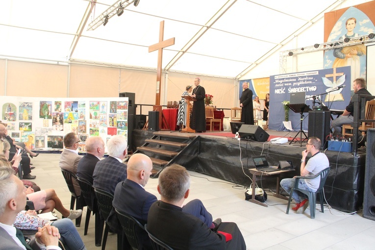 Zabawa. Gala laureatów konkursu "Bł. Karolino, świeć nam przykładem"