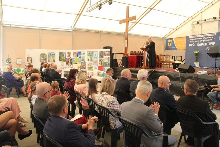 Zabawa. Gala laureatów konkursu "Bł. Karolino, świeć nam przykładem"