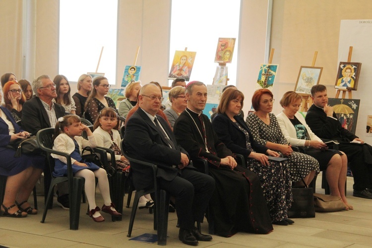 Zabawa. Gala laureatów konkursu "Bł. Karolino, świeć nam przykładem"