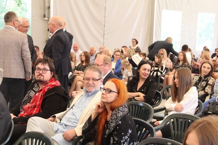 Zabawa. Gala laureatów konkursu "Bł. Karolino, świeć nam przykładem"