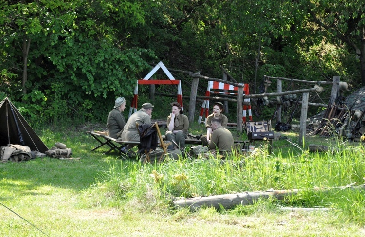 Militarny piknik we Włodzieninie