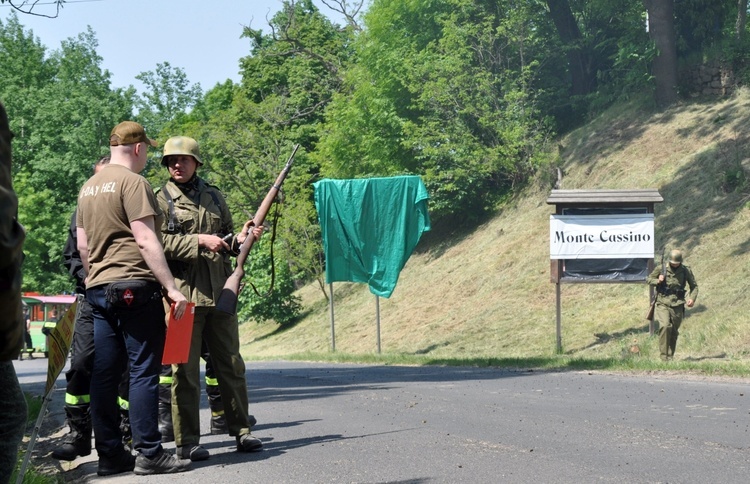 Militarny piknik we Włodzieninie