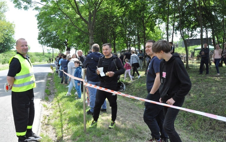 Militarny piknik we Włodzieninie