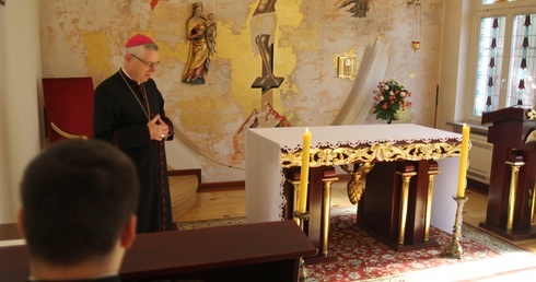 Dekrety dla neoprezbiterów