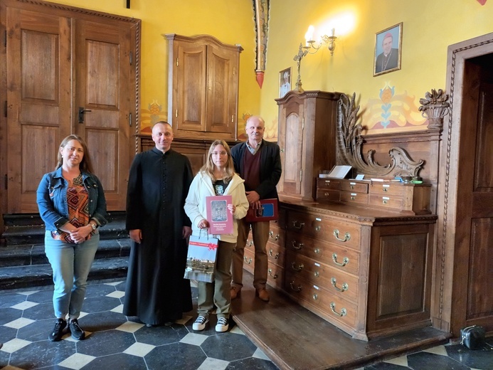 Młodzi pasjonaci katedry