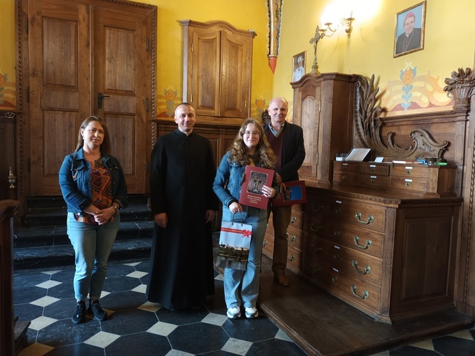 Młodzi pasjonaci katedry