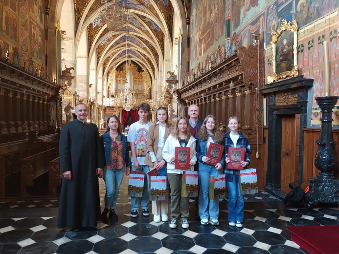 Młodzi pasjonaci katedry
