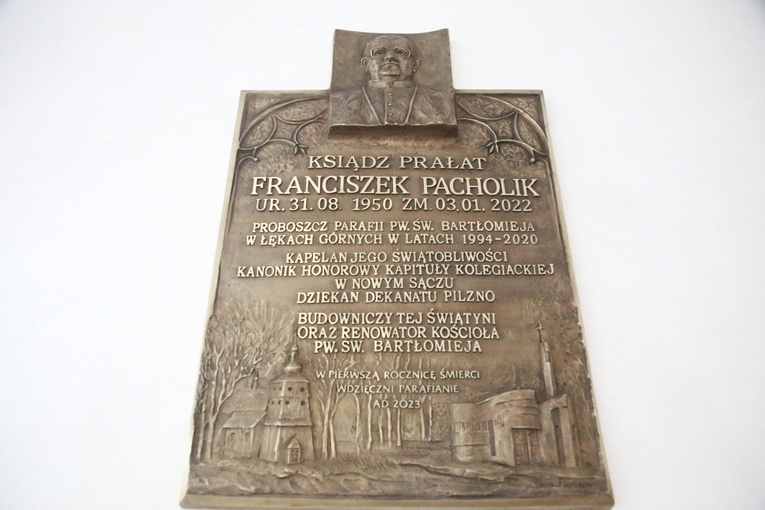 Tablica ks. Pacholika