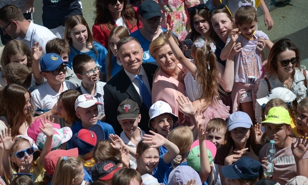Prezydent odznaczył młodych bohaterów