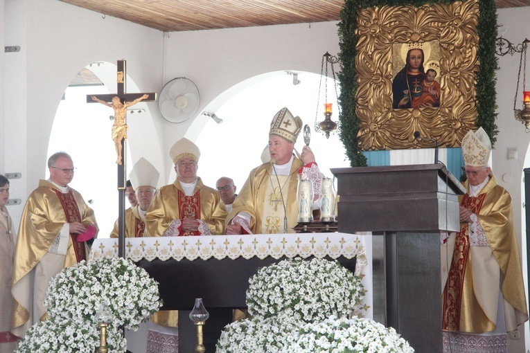 Pielgrzymka kapłanów diecezji tarnowskiej do Tuchowa