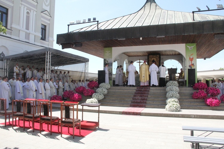 Pielgrzymka kapłanów diecezji tarnowskiej do Tuchowa