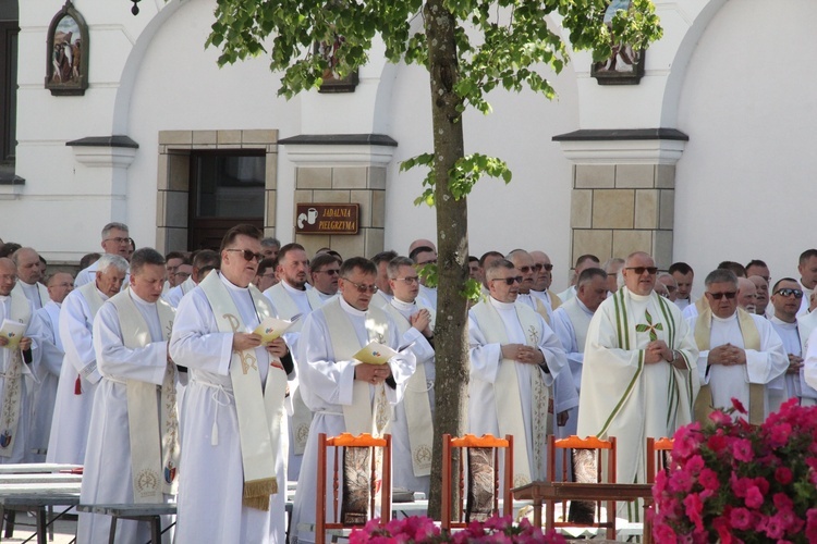 Pielgrzymka kapłanów diecezji tarnowskiej do Tuchowa