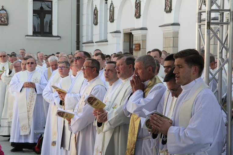Pielgrzymka kapłanów diecezji tarnowskiej do Tuchowa