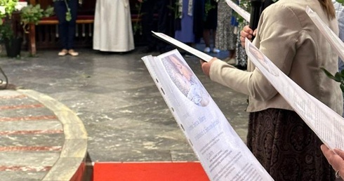 Niewolników miłości przybyło