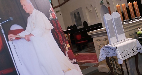 Różaniec w katedrze 