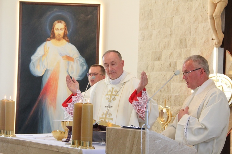 Radłów. Poświęcenie Przystani Bożego Młosierdzia