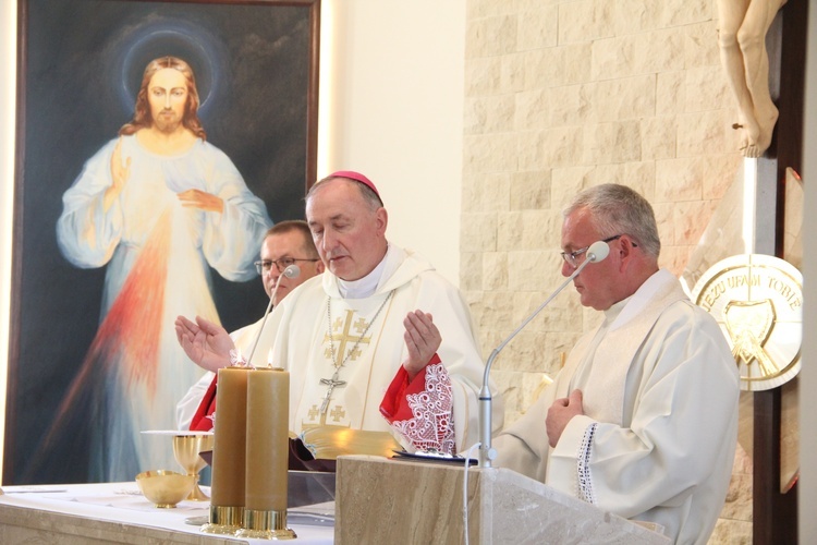 Radłów. Poświęcenie Przystani Bożego Młosierdzia