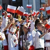 Ukraiński chór dzieci dziękował Polakom przy gorzowskiej katedrze