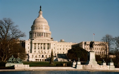 USA: Senat przegłosował zawieszenie limitu zadłużenia, oddalając widmo bankructwa