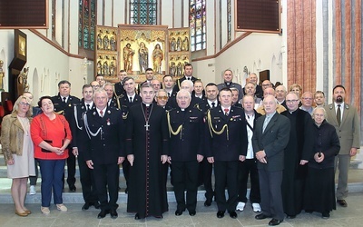 Szacunek dla służby strażaka