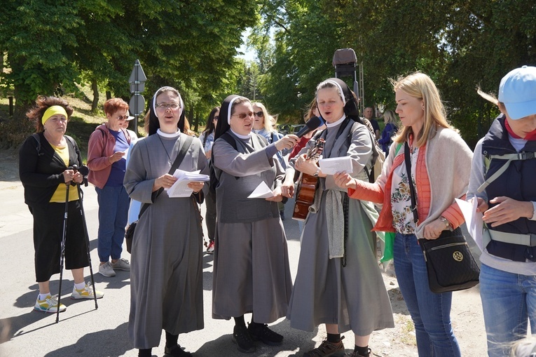 Pielgrzymka do grobu i miejsca męczeństwa bł. s. M. Acutiny