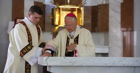 Abp Marek Jędraszewski konsekrował kościół Matki Bożej Różańcowej w podkrakowskim Kaszowie