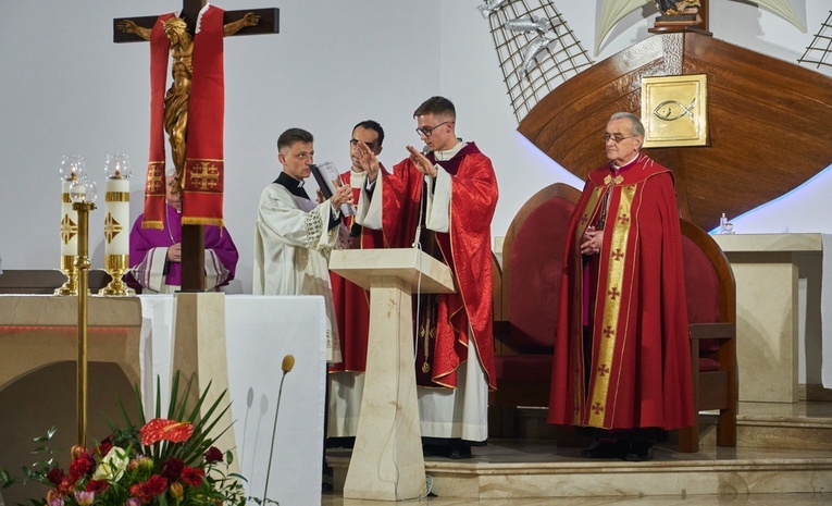 Prymicje neoprezbiterów