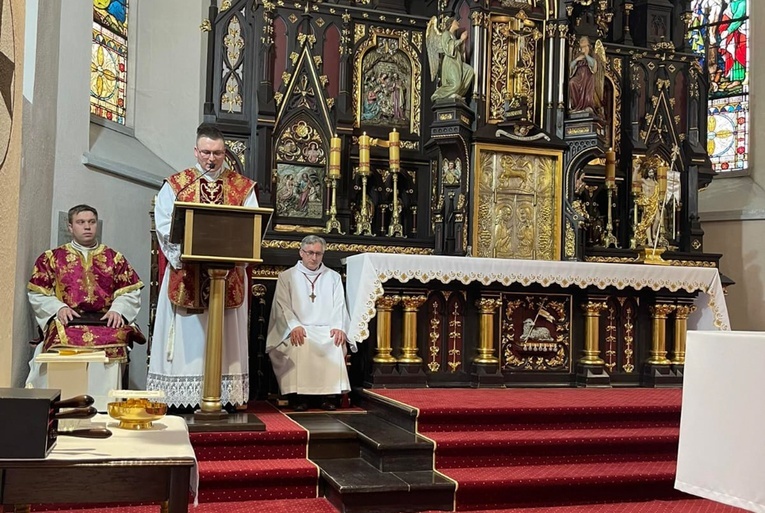 Prymicje neoprezbiterów