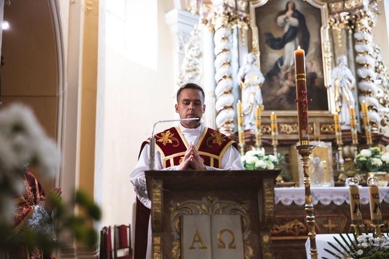 Prymicje neoprezbiterów
