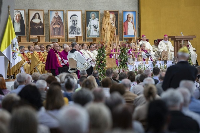 Dziękujemy za czyniących pokój. XVI Święto Dziękczynienia