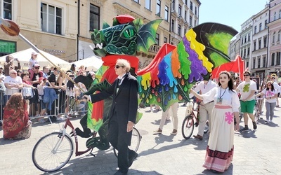 Smoki opanowały Rynek Główny w Krakowie