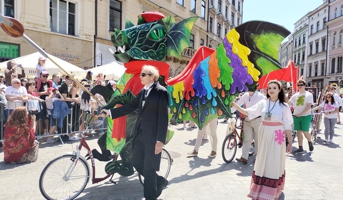 Smoki opanowały Rynek Główny w Krakowie