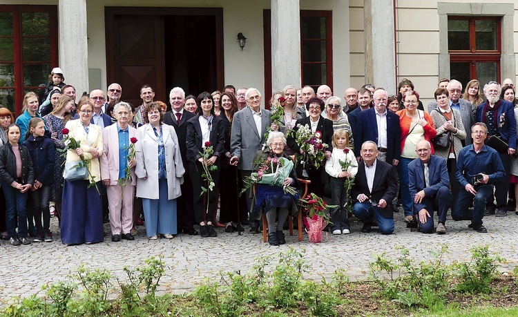 Rodzina Bobów wśród uczestników premiery w Kozach.