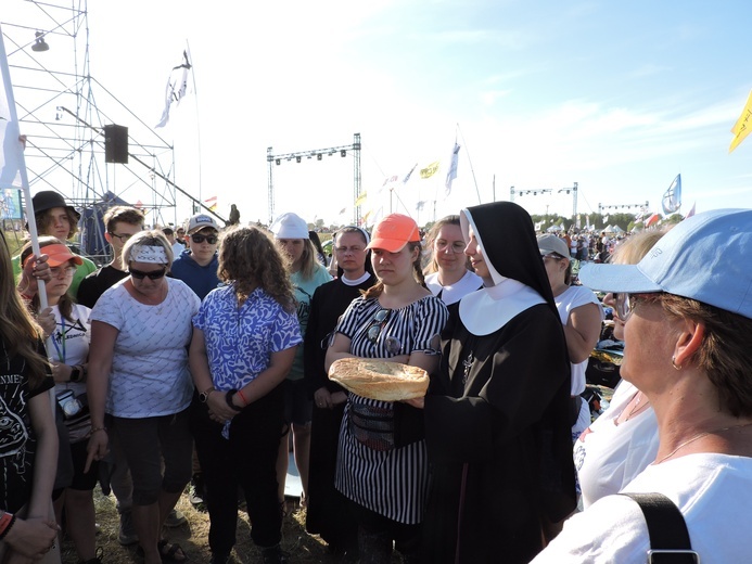 Młodzież diecezji łowickiej na Lednicy