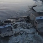 Ukraina: Po wysadzeniu tamy na Dnieprze ok. 10 miejscowości zalanych, 16 tys. ludzi w strefie ryzyka