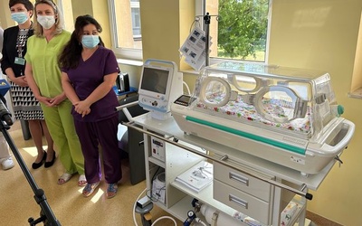 Inkubator został dziś przekzany dla Oddziału Neonatologi. 